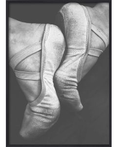 Poster 30x40 B&W Faded Ballet Shoes (planpackad)